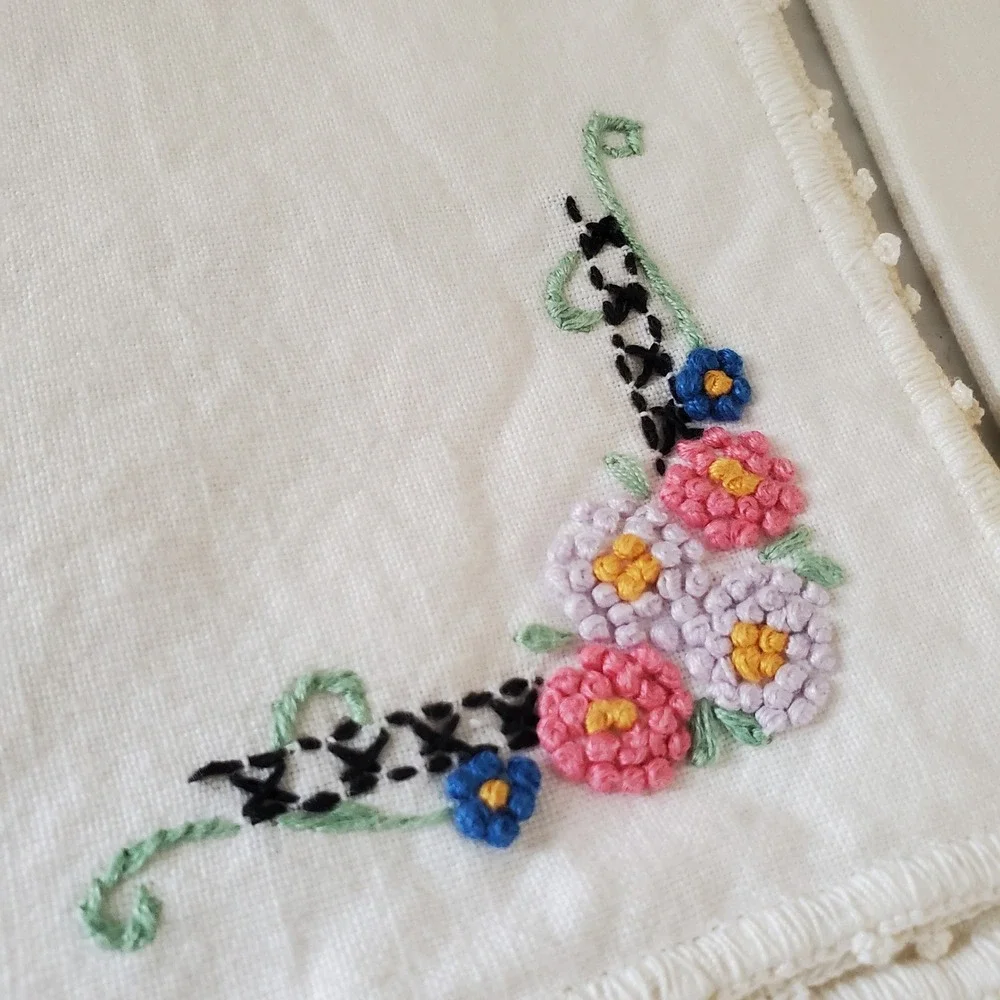 Vintage Hand Embroidered Linen Napkins and Runner Set Floral Lace Trim 7pc